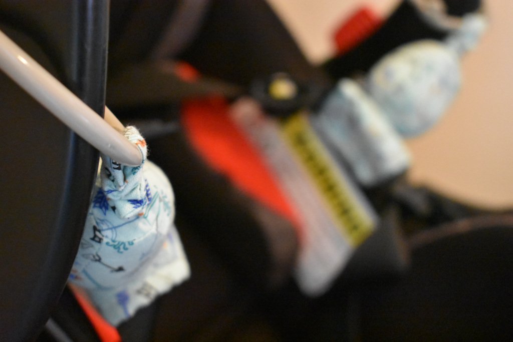 BurritoBuzz's tweet photo. No More Digging for Straps- My Baby Carseat SideKick Review https://t.co/un1nyxuSHk https://t.co/8zwCODgUXU