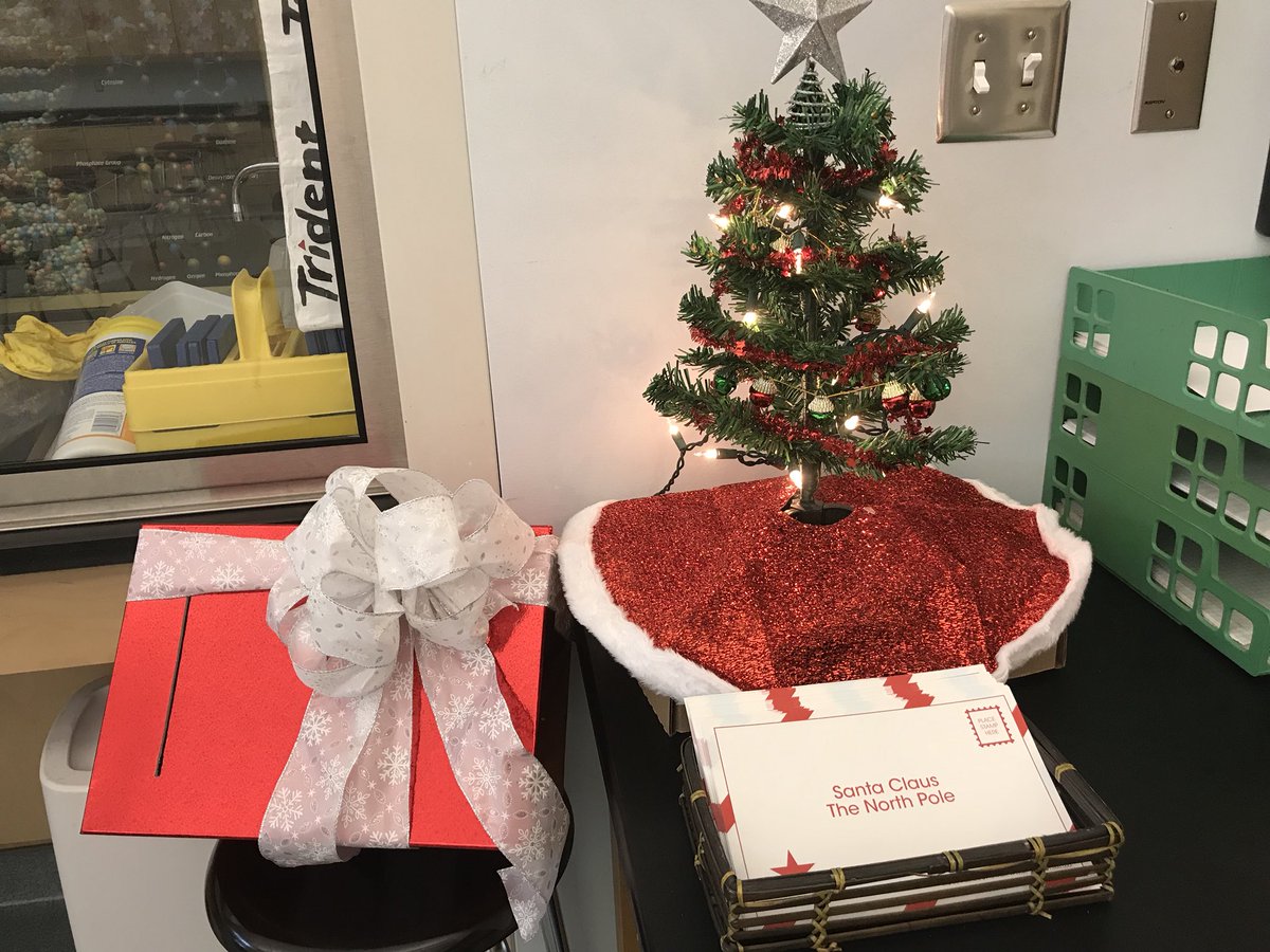 Ms_JBerry's tweet photo. It’s that time of year again! Don’t forget your letter to Santa! 
#MakeAWish #Macys #Believe #BerrysBio #SLStrong https://t.co/wWVtb56IDU