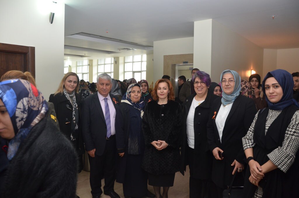 Sayın Sevcan Zorluoğlu Hanımefendinin başkanlığında 25 kasım kadına yönelik şiddete karşı uluslararası mücadele günü kapsamında İl müdürlüğümüzce STK ' lara yönelik program düzenledik.<a href="/drbetulsayan/">Dr.Betül Sayan Kaya 🇹🇷</a> <a href="/gulsenorhan/">Gülşen Orhan</a> @valizorluoglu <a href="/SevcanZorluoglu/">Sevcan Zorluoğlu</a>