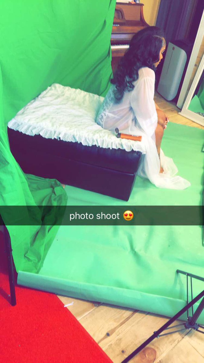 lamuttaaa1's tweet photo. Behind the scene😍 https://t.co/MxKf1GKVII