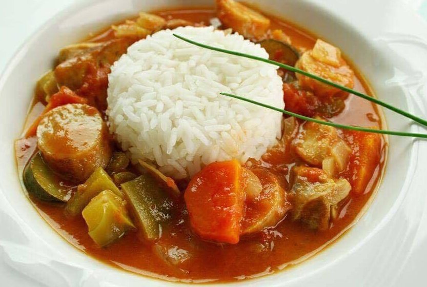BlueFoxVA's tweet photo. Case of the Mondays? 
Chefs have an Asian 5 spice stir fry $9.99! 
Skyhigh has karaoke! 9pm! 
Free pool! 
Wicked wings!
Monday can't stop You! We've got your back!
#wedoitbest #bluefoxva https://t.co/ihNSt9uHLs