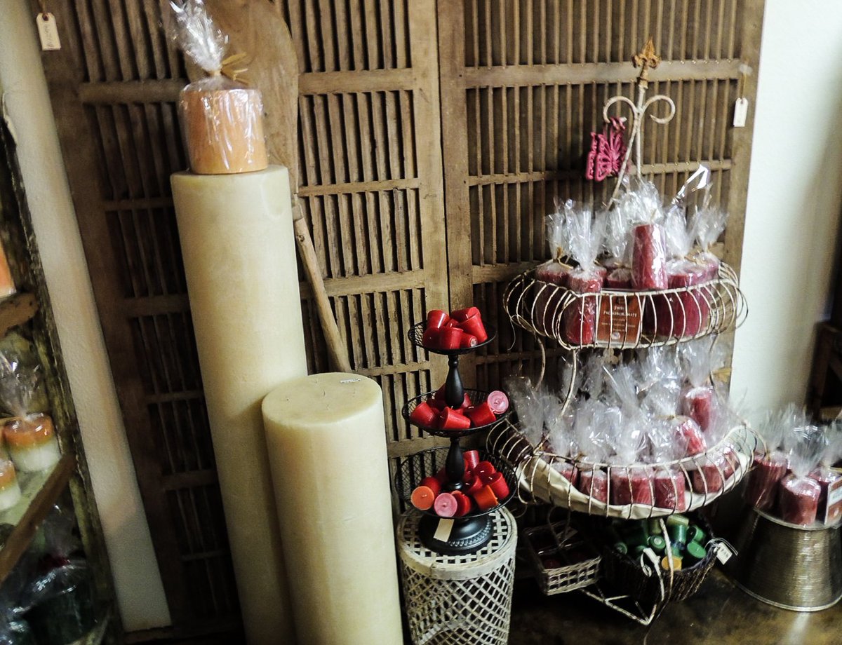 GlobalHomeAZ's tweet photo. Oversized standing pillar candles. #candles #candle #cranberry #ivory #largecandle #basket #panel #baskets #panels #Arizona #Phoenix #interiordesigners #interiordesignideas #gift #giftshop #gifts #Tempe #Scottsdale #AZ #fragrance #scent #colors #display #holiday #smell #home https://t.co/Ro4kcUOLAz