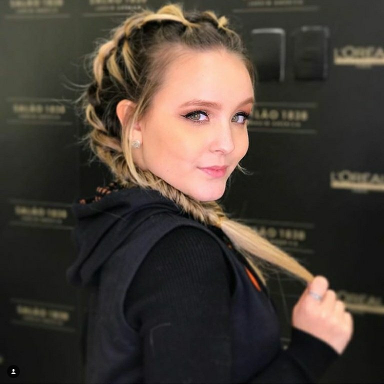 LDivosa's tweet photo. Amo essa rainha @larimanoela #LarissaManoela https://t.co/6djskrJvw6