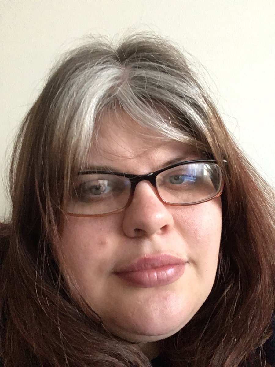 debrasworld_'s tweet image. #goinggray #only34 #nycblogger 
#needdyejob #redhair