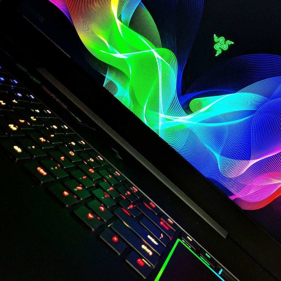 ChrisPirillo's tweet photo. The Razer Blade Laptop Series Sets the Bar for a Portable PC Promise! #RazerLaptops #ad https://t.co/Ktobg8bZPl