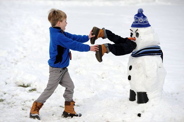 WWInterweb's tweet photo. The 50 Funniest Snow Sculptures of All Time!
https://t.co/WQhxPLN20T #snow #Winterfest #SnowMan https://t.co/yUbIf4vctO
