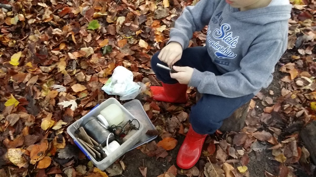 coast_forest's tweet photo. Bringing #dangerousdads to N Dorset in 2018. Fun for male carers and dads at weekends in the woods and on the beaches #Dorsethour #muddymums will be there too. Get in touch https://t.co/mviOI0ufQq