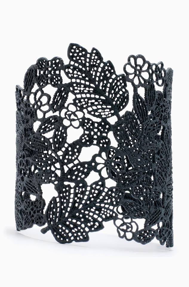 Tonight's sparkling #fashion post - Sinead Martin on her top picks for the #partyseason Which is your favourite?sugahfix.com/mingle-all-the…