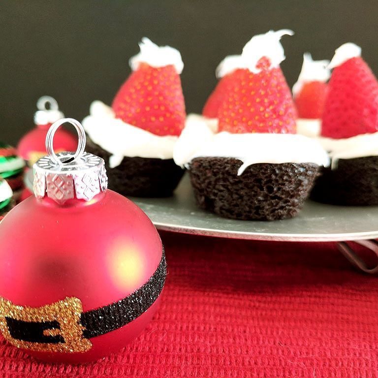 BeautyandBeets's tweet photo. Easy to assemble Brownie Santa Hats. Super cute for the Holidays! https://t.co/kgWgXbjCti
#todayontheblog #foodblogfeed #feedfeed #tastemade #chefitup #photooftheday #tw #foodporn #yumyum #todaysfood #easyrecipes #instafood #bhgfoods #foodmadeeasy #foodiefood #foodyblog #simpl… https://t.co/9p2szHTGhT