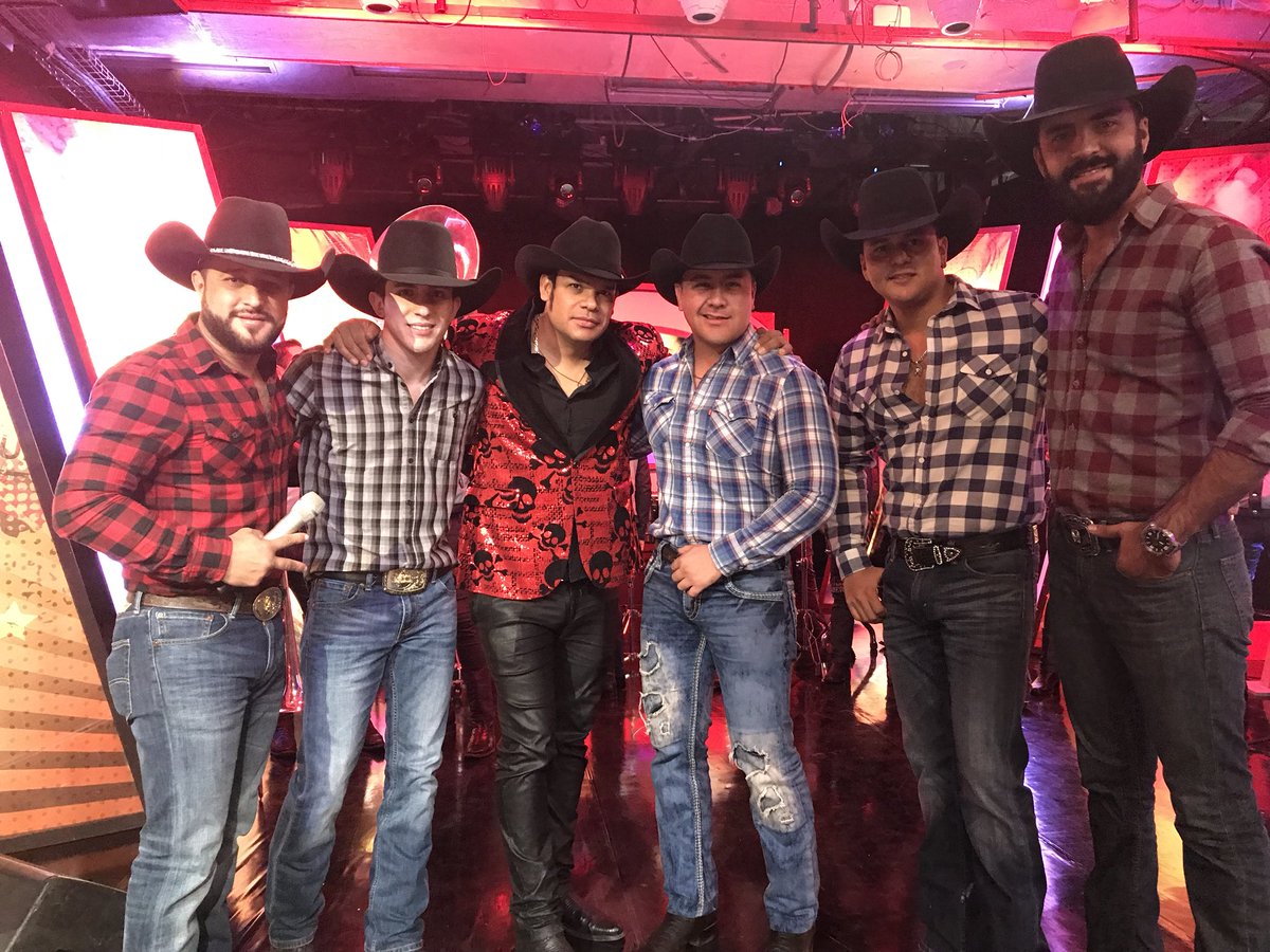 En <a href="/TvBandamax/">Bandamax</a> grabando <a href="/XEBandamax/">XE Bandamax</a> con la música de <a href="/marcoylajerez/">Marco y la jerez</a> @GTendenzia !!