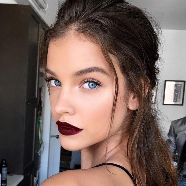 BeautyNine2Five's tweet photo. Get your lips mistletoe ready with amazing products for the TLC they deserve! Our five top picks here! https://t.co/YLw5wnpvQQ https://t.co/uBMwWsOB9c