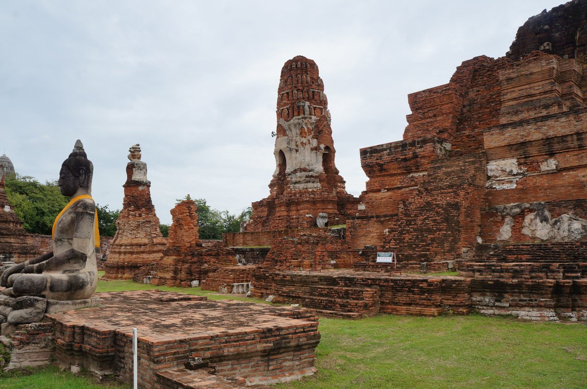 Visita los templos de #Ayutthaya en una excursión cultural de un día desde #Bangkok.✨ ow.ly/xquI30gkW52
