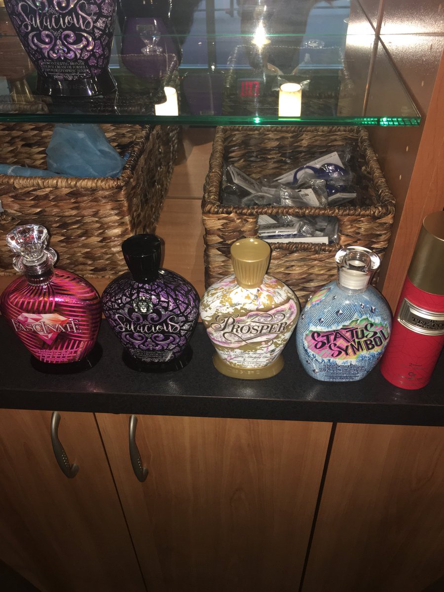 xo_hlm's tweet photo. Come see me and get a bottle of our new 2018 lotions that just arrived today!! I will help you find the perfect one for you !! @CopperTanSalons #LiveLaughTan #GotLotion ☀️☀️☀️ https://t.co/9nACYeuy5X
