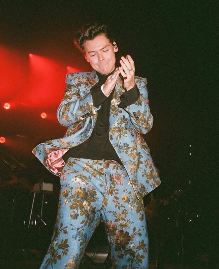 CardiffOTRAtour's tweet photo. Ngl these are some sexy ass pictures https://t.co/LnOIR1FRZK