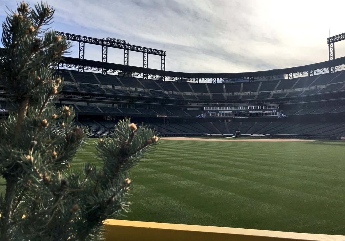 78° and sunny, let’s play ball! 🌤 https://t.co/ZjirtZ8Qib