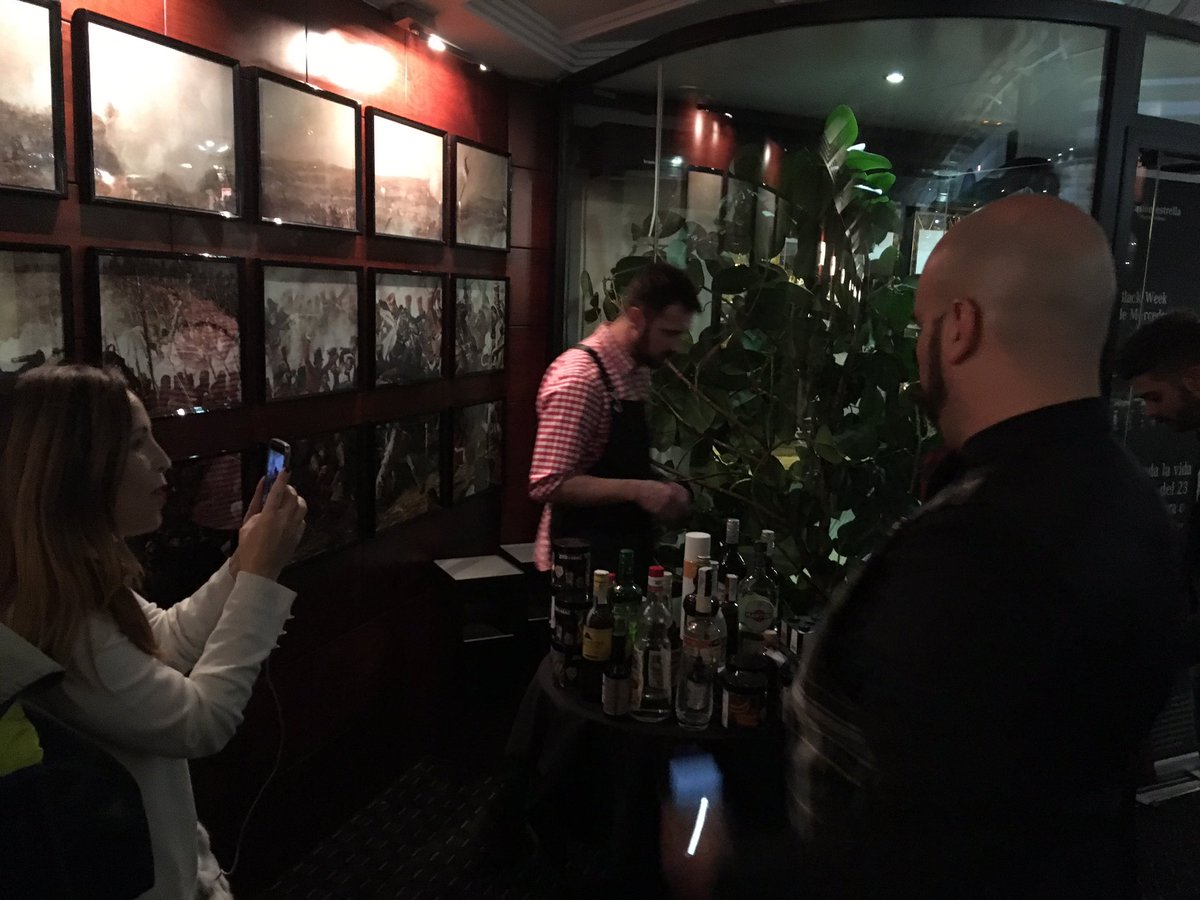 aitorbuendia's tweet photo. Esta tarde estamos en el II Concurso de Coctelería #BasqueMoonshiners en el @CiudadDeVitoria con @basmoonvodka #RutaSlow @LaRutaSlow https://t.co/22AVRPBi0r