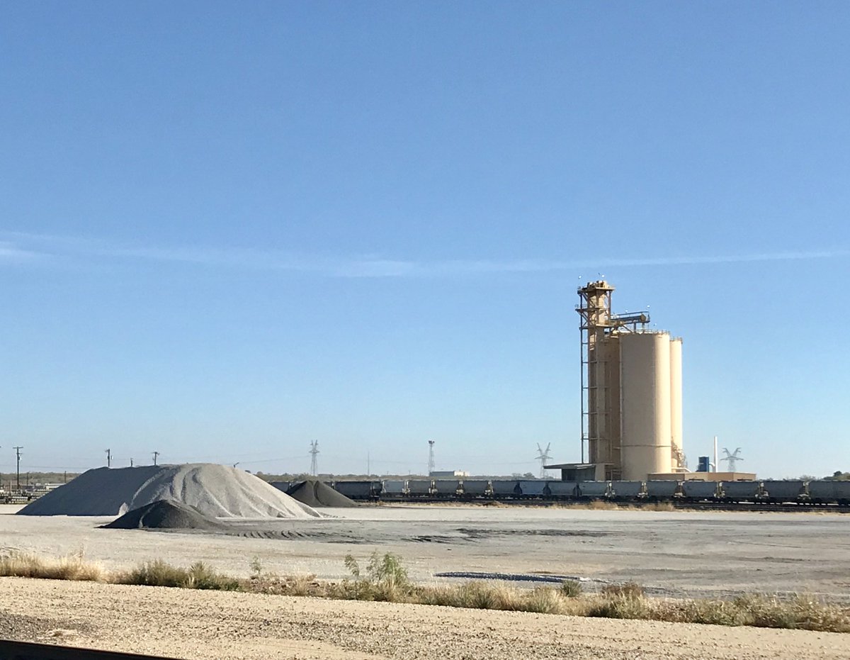 SweetwaterTXedc's tweet photo. #NolanCounty #Texas unemployment dropped to 3.7% thanks to our #diverse #economicbase (#Agriculture, #manufacturing, #logistics, #oilandgas, #renewableenergy, #service, & #hospitality industries). #ecodev #blessed #workforcetraining https://t.co/nlUJOV96gF