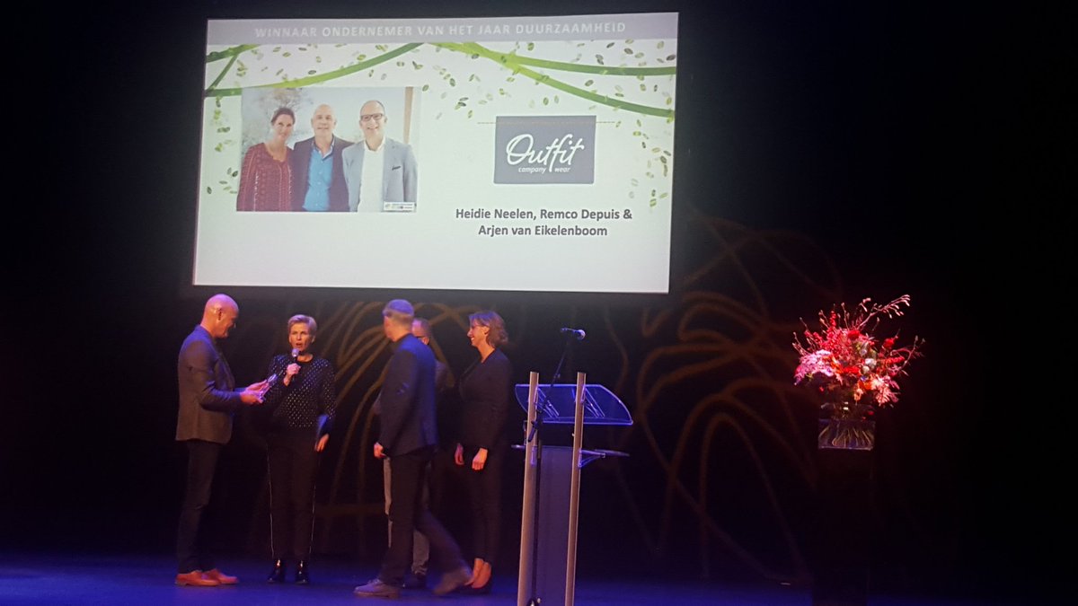 MeerBusinessZHZ's tweet photo. #BEG17 Winnaar in categorie Duurzaam Outfit , Proficiat! @circuwear https://t.co/fs9TcFzm7H