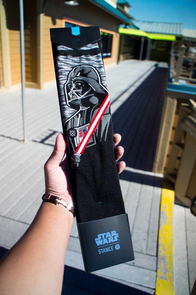 shopislanders's tweet photo. GIVEAWAY ‼️🗣‼️
Click on the link below to enter to win a pair of Star Wars socks!! 
https://t.co/zatgvLK6sg https://t.co/uJunffybx0