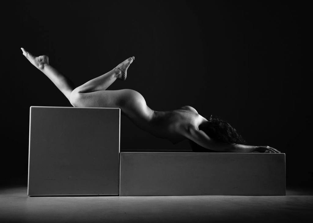 IvoryFlameModel's tweet image. Bodyshapes in the studio from earlier this year!
Taken at the fab Cottage Studio in Sussex by lovely Catchlight45.
#bodyshapes #artmodel #cottagestudio #figuremodel #posingcubes  #ivoryflame ift.tt/2iZ11ca