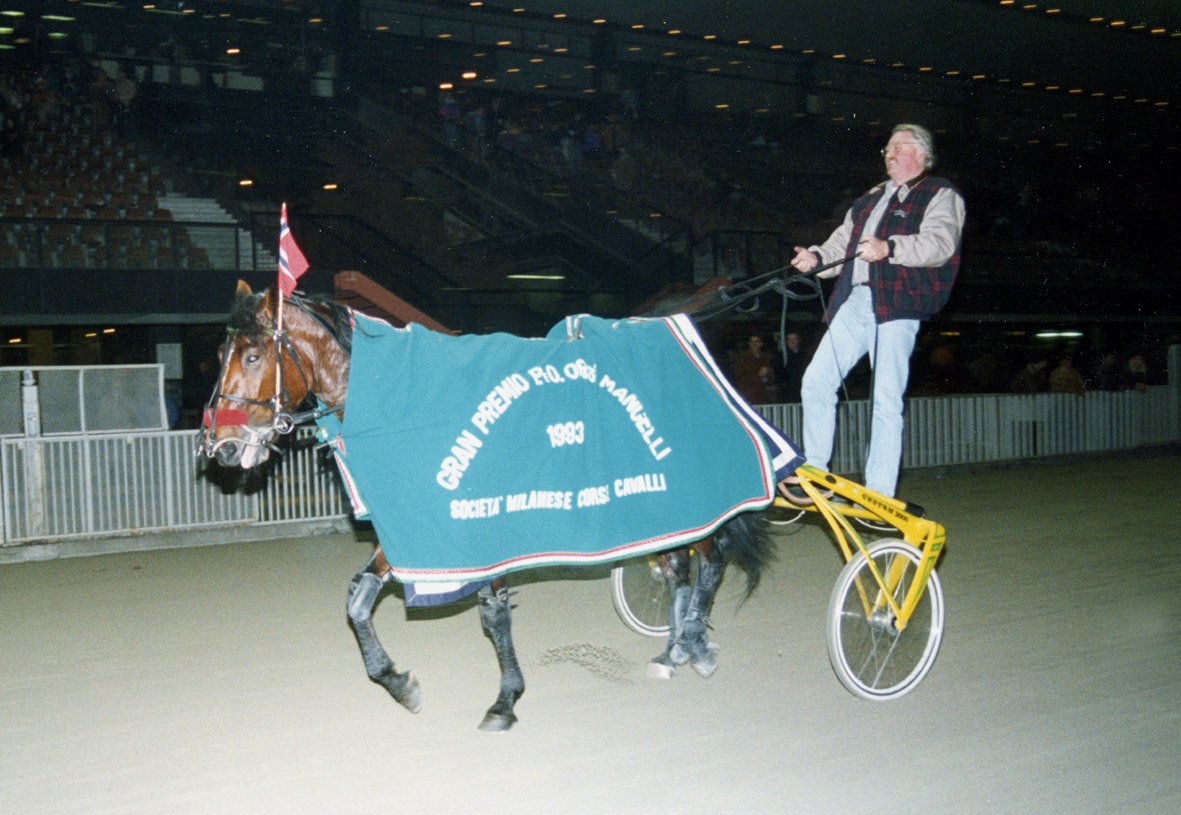 Knut Lie and Tamin Sandy, (San Siro, Milan after GP Mangelli 1993)