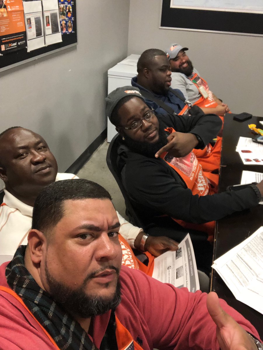 KelishaHD's tweet photo. A few of My guys #MondayMeeting #ReadyToStartTheWeek #6150 https://t.co/Sos1mevYHr