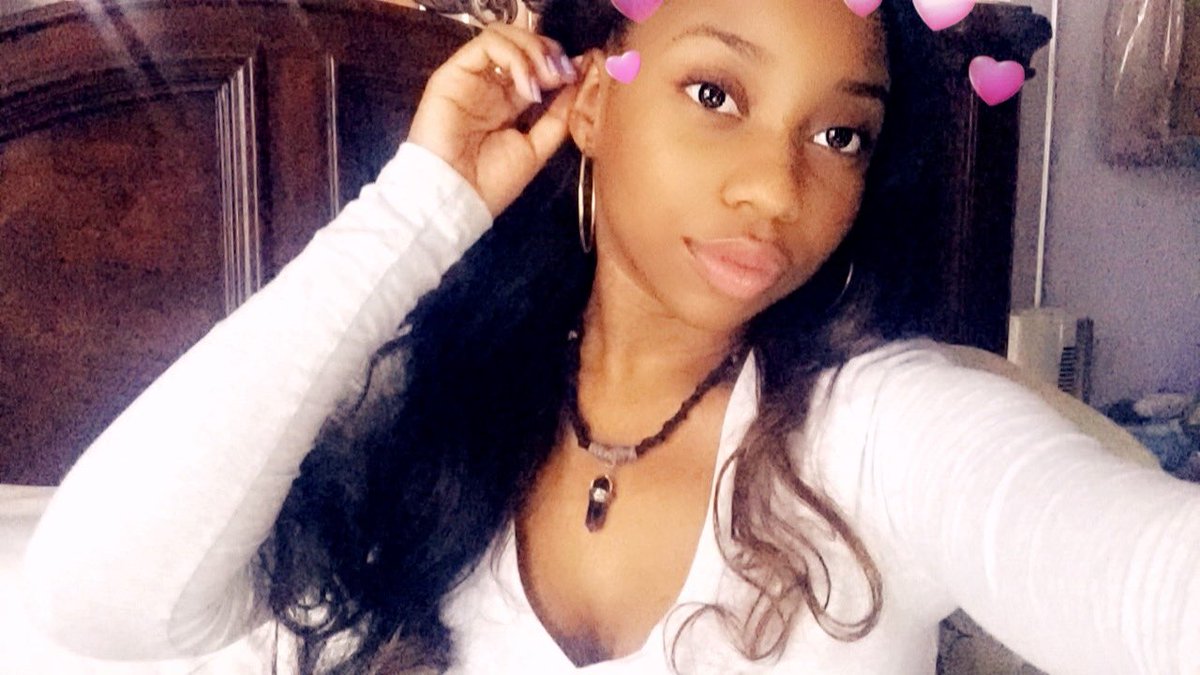 NaeNatural_'s tweet photo. Sweeter than a honey bun 🍯 https://t.co/aD0cOVzJYi