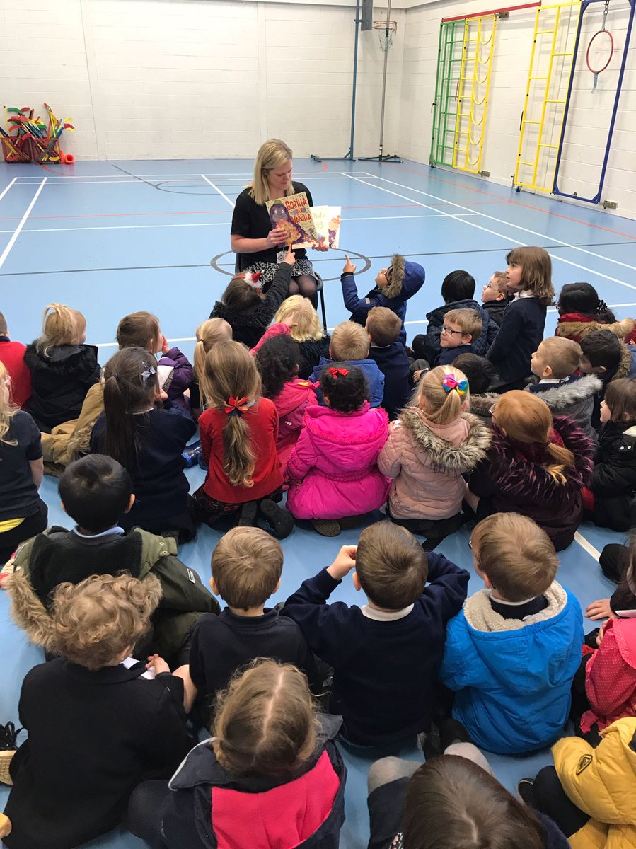 WBurghPrimary's tweet photo. Emma (Our Attainment Challenge Librarian) @RenLibraries reading a story for the #BookbugPrize books to Primary 1. #BookWeekScot #WillybugReads @AttainRen https://t.co/6hr8LLatI6