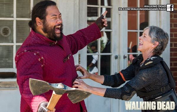 Mariloune's tweet photo. Ah ah this is the cutest pic ever! @mcbridemelissa @smugorange You look so happy guys! 🤗♥️ #Fun #TWDSet https://t.co/BqFrzb3lXH