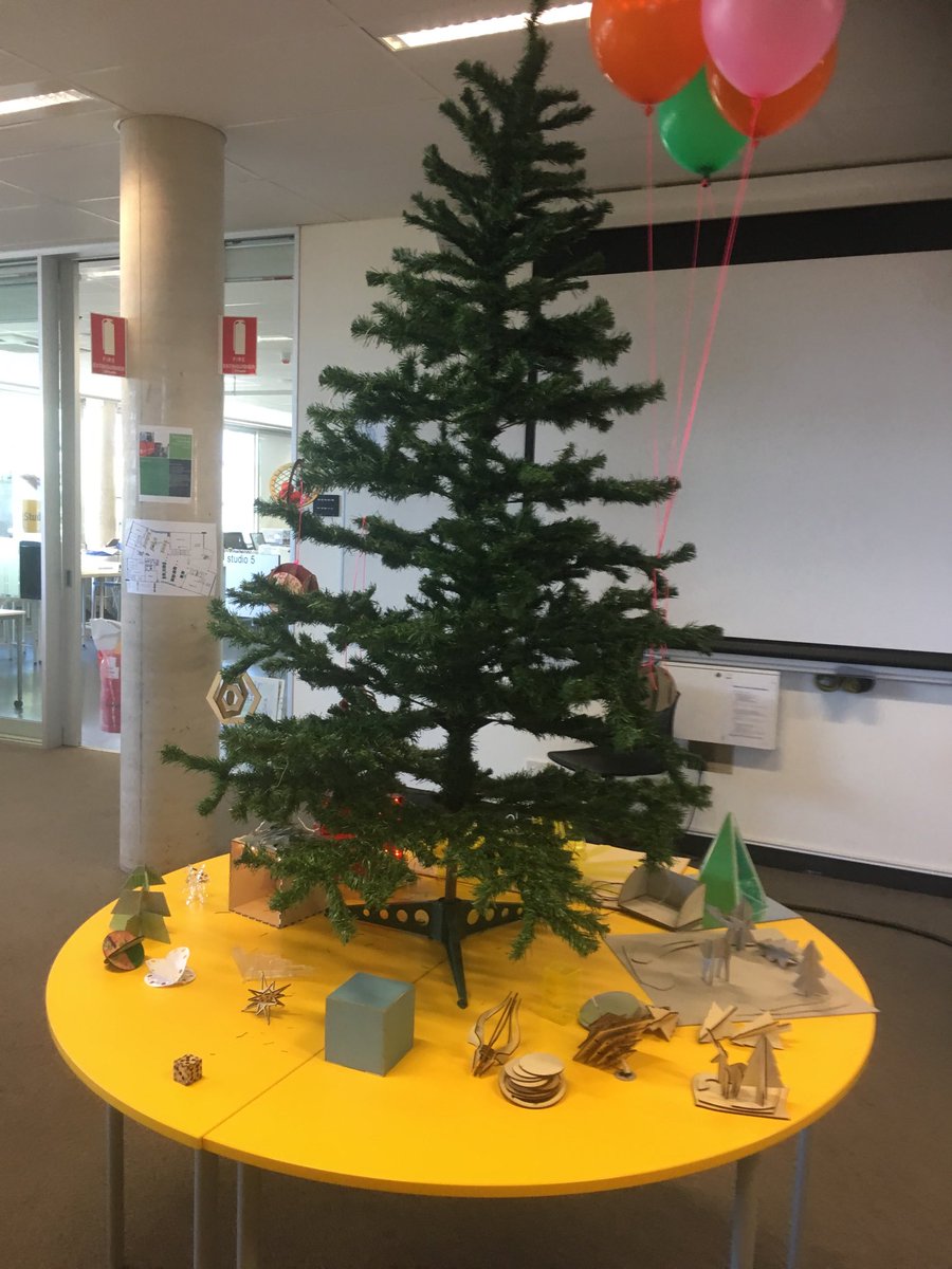 What a lovely display of Xmas decorations made by ASMS year 10 students as a last activity of the year!Love the engagement by all groups <a href="/Feresh99/">Feresh</a>  @AdnanAsms <a href="/asms_edu/">ASMS</a>