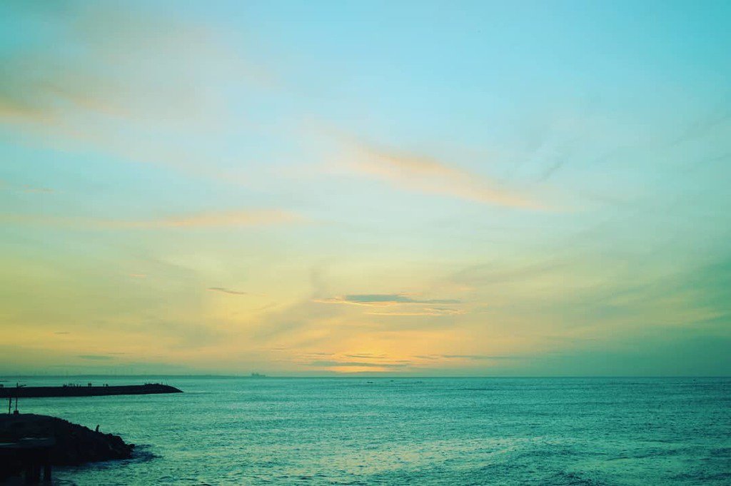 techwikivlog's tweet image. Wake up with a smile, sleep with dignity and satisfaction, live your day as if it&apos;s the last day of your beautiful life. #creative #thoughts #life #photographer #photography #travelling #traveller #landscape #sunrise #kanyakumari #golden_hours #indianvli… ift.tt/2zvb4fa