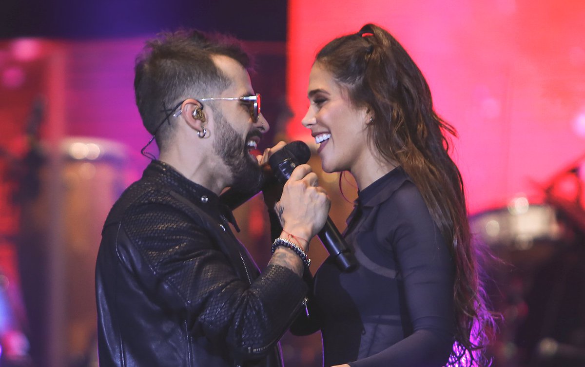 LaMega's tweet photo. Gracias @MikeBahia y @Greeicy_rendon por estar en #Megaland2017 https://t.co/CNW39ghhXo