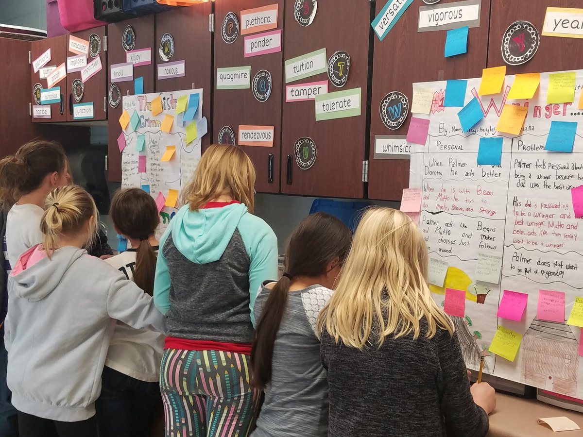 grimesm51's tweet photo. Ss doing a gallery walk on their book theme and practicing meaningful feedback! #mpqtigerway #RASDinnovate #ripon5th https://t.co/wC2r7V17qd