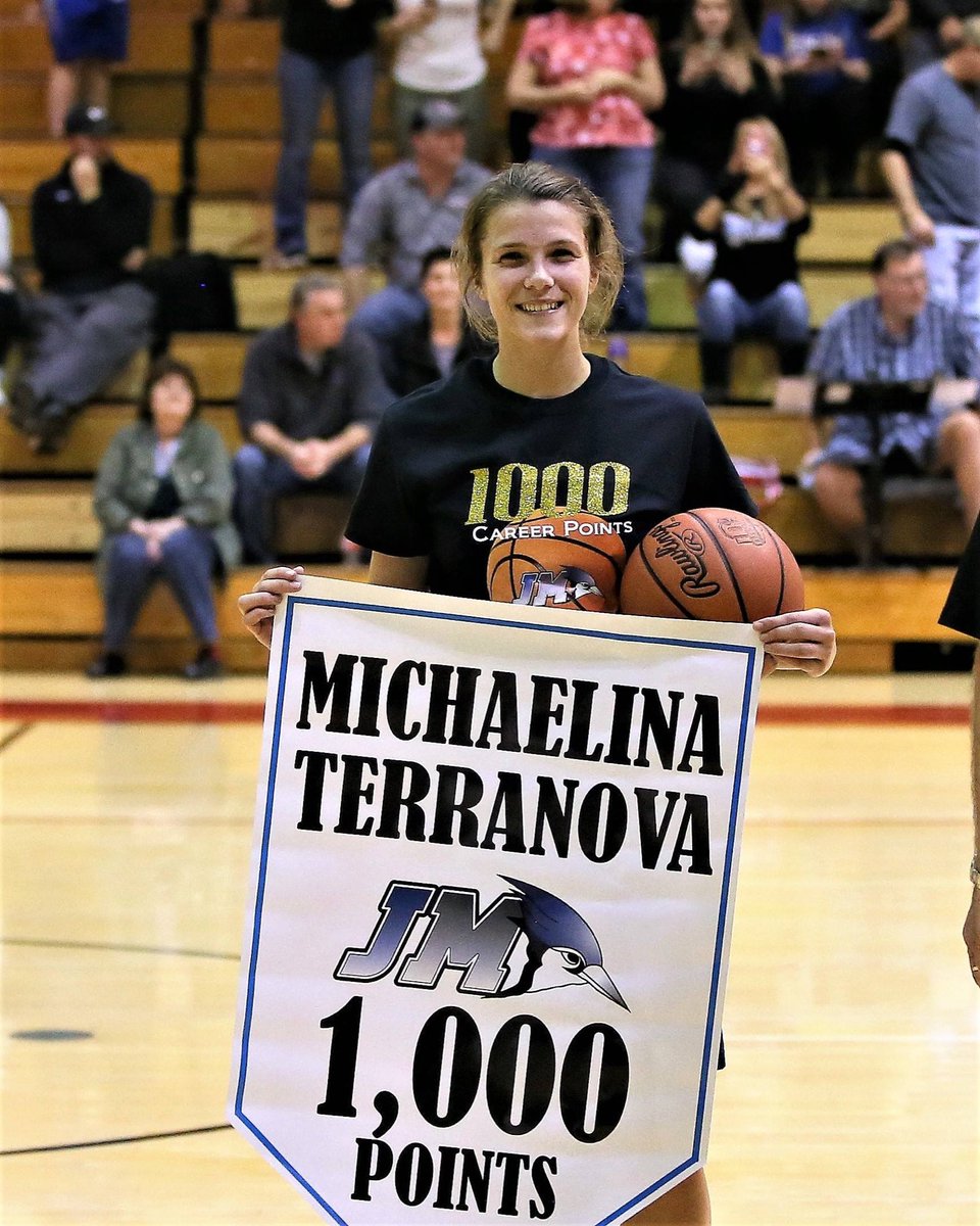 DanaBalash21's tweet image. .@21WFMJSports Jackson Milton’s Michaelina Terranova Scores Career Point 1000 tonight!!!
