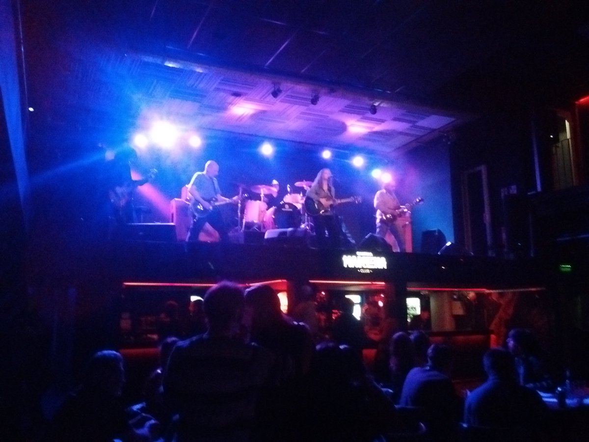 Compartimos un momento de show en Makena. ( #Grupo Etérica. #Rock con identidad )