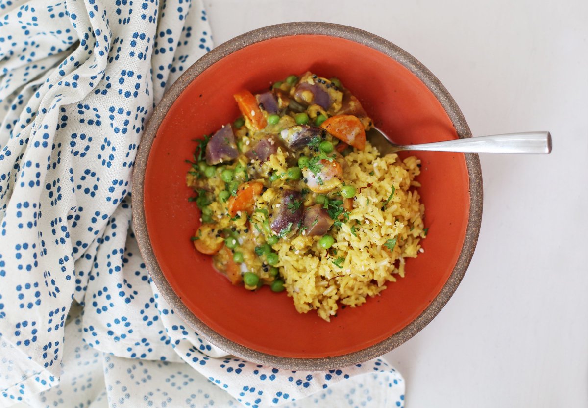 Reaching the end of the #Thanksgiving leftovers? Don’t panic! Let’s change things up with a batch of Root Veggie Curry for the week: ow.ly/1Jhq30gBBbd #plantbased #glutenfree #vegan