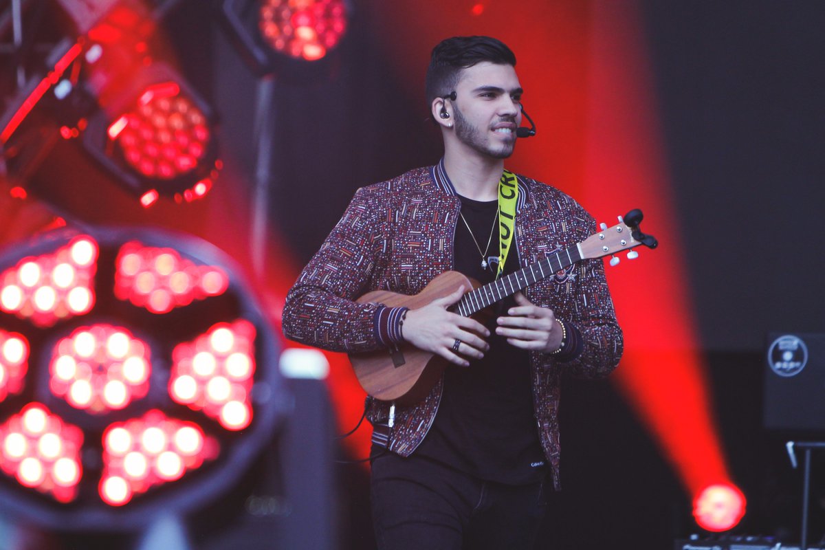 LaMega's tweet photo. Gracias @MTURIZOMUSIC por tanto talento en #Megaland2017 https://t.co/zP9fLJjj7Q