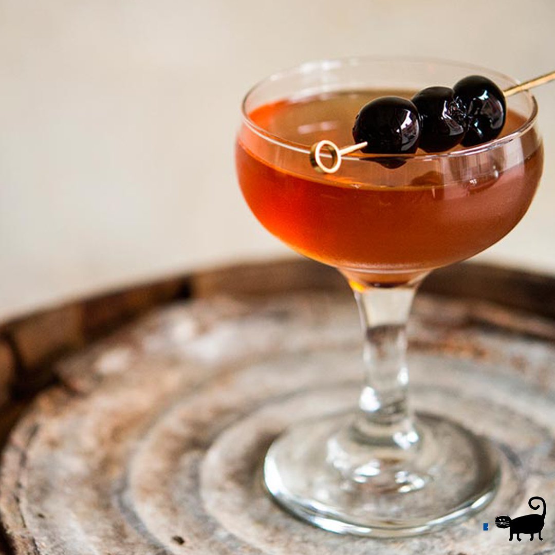 The Perfect Manhattan, featuring Blanton's single-barrel bourbon. The perfect way for anyone in LA to beat these "chilly" Fall nights. 😉 Only at The Bar inside #TheLittleDoor Xx 🚪 #SeeYouInside