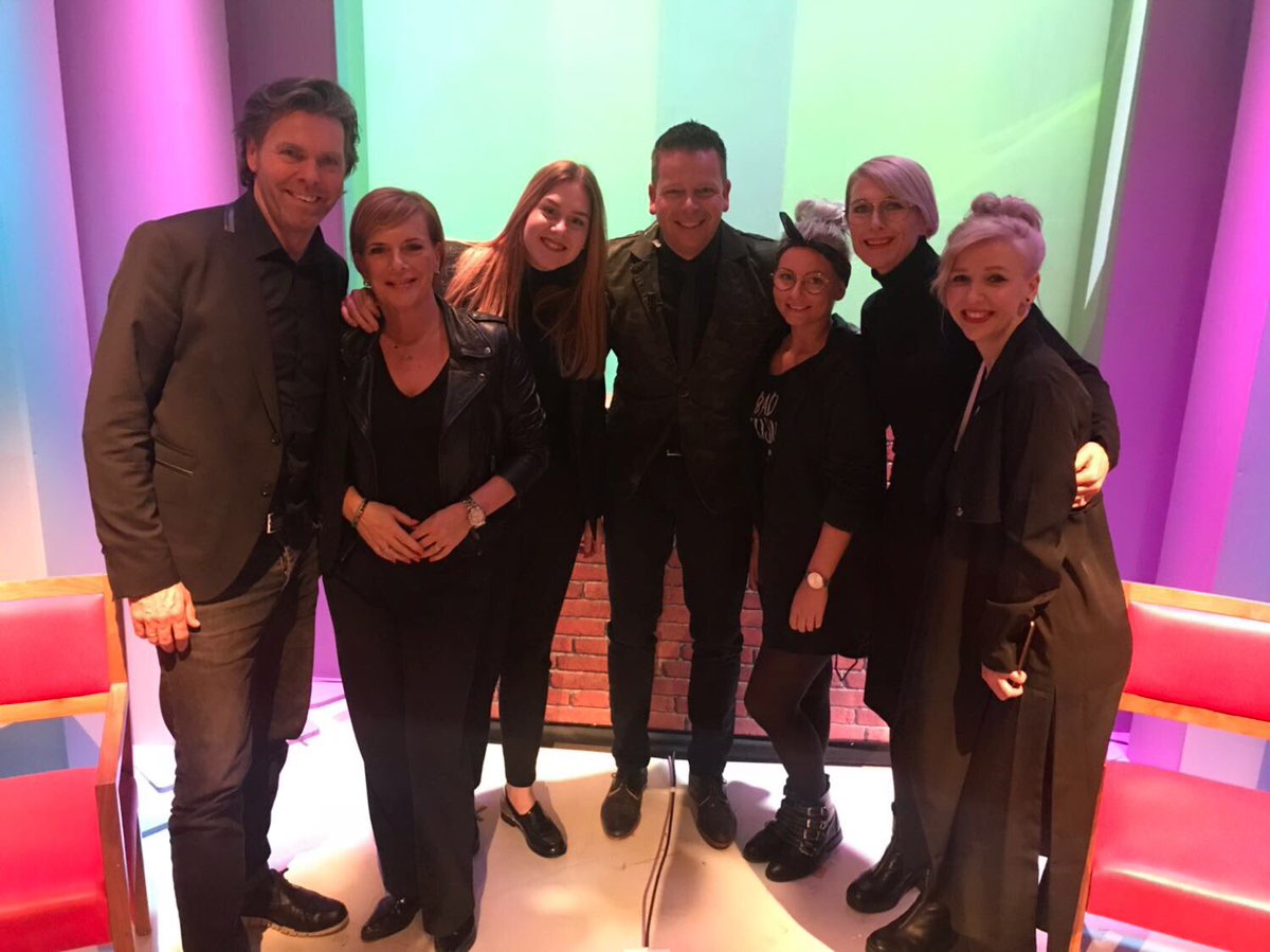 Te gast bij <a href="/wosmedia/">WOS</a> mooie gesprekken aan tafel bij <a href="/RobVeenman/">Rob Veenman</a> #teamspirit <a href="/mkbwestland/">MKB Westland</a> #ondernemersprijs2017