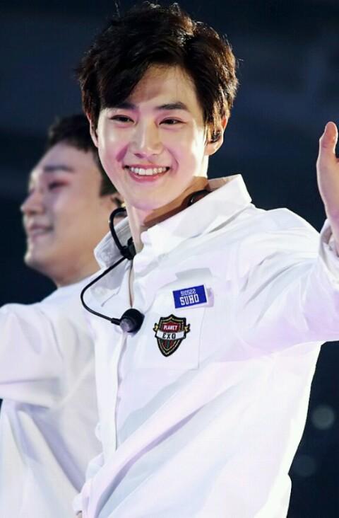 thequeenv_09's tweet photo. Manisnya senyumanmu oppa😘.. 
Makin jatuh hati deh 😘.. 
#SUHO https://t.co/D0oJVckBV1