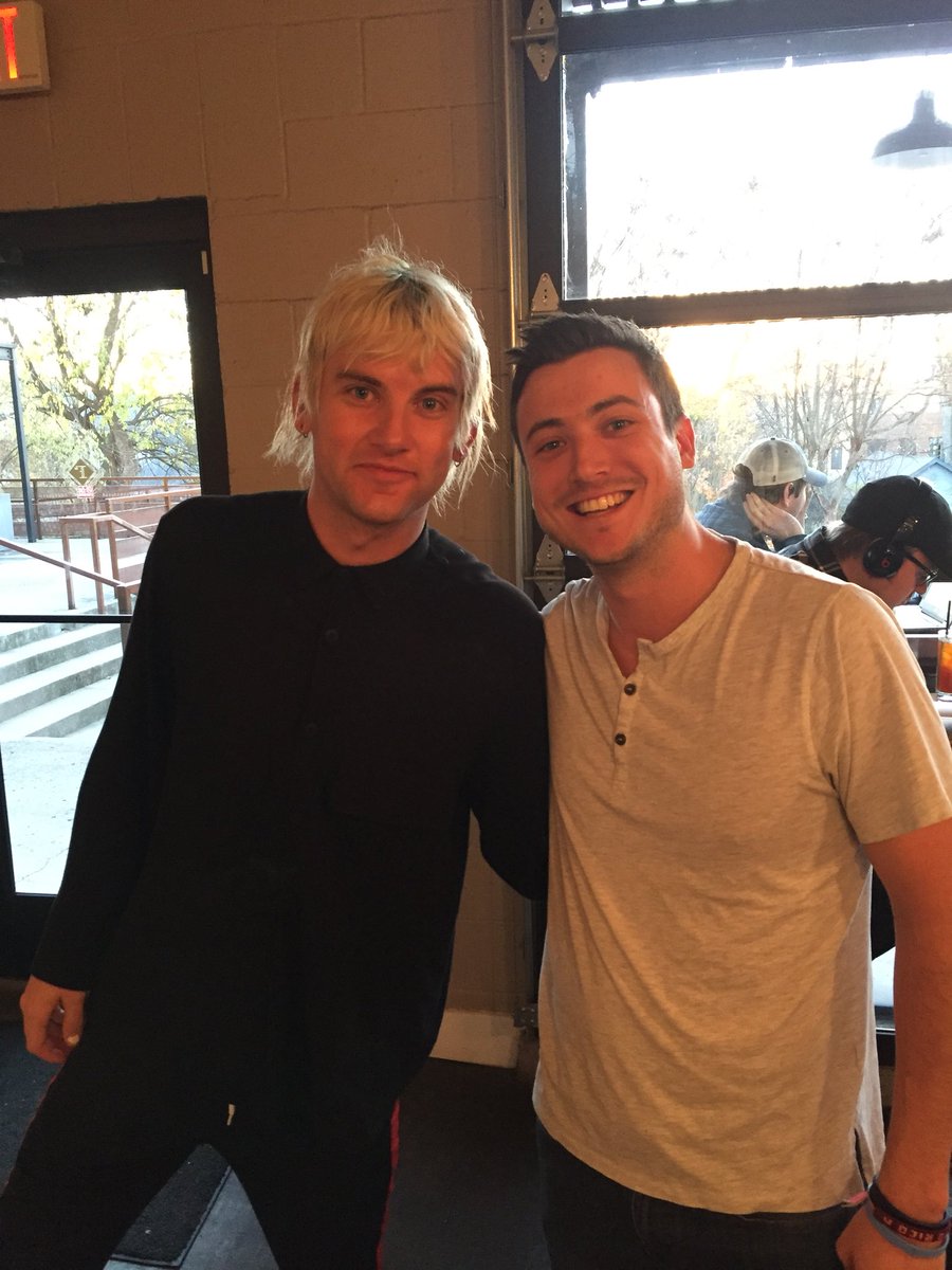 KeeganROBrien's tweet photo. So my friend @Action_Kyle just bumped into @JudahLee in Nashville. #jealous #locationgoals #hashtag https://t.co/1pWt3t2m3A