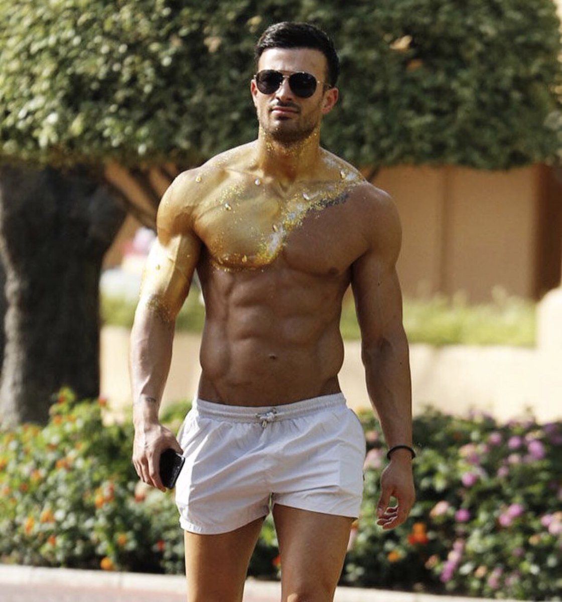 WE ARE SELLING OUT!! Up to 70% off across the site! 😱🔥🤙🏽 Only at SinkSwimwear.com 🌴 RT RT RT