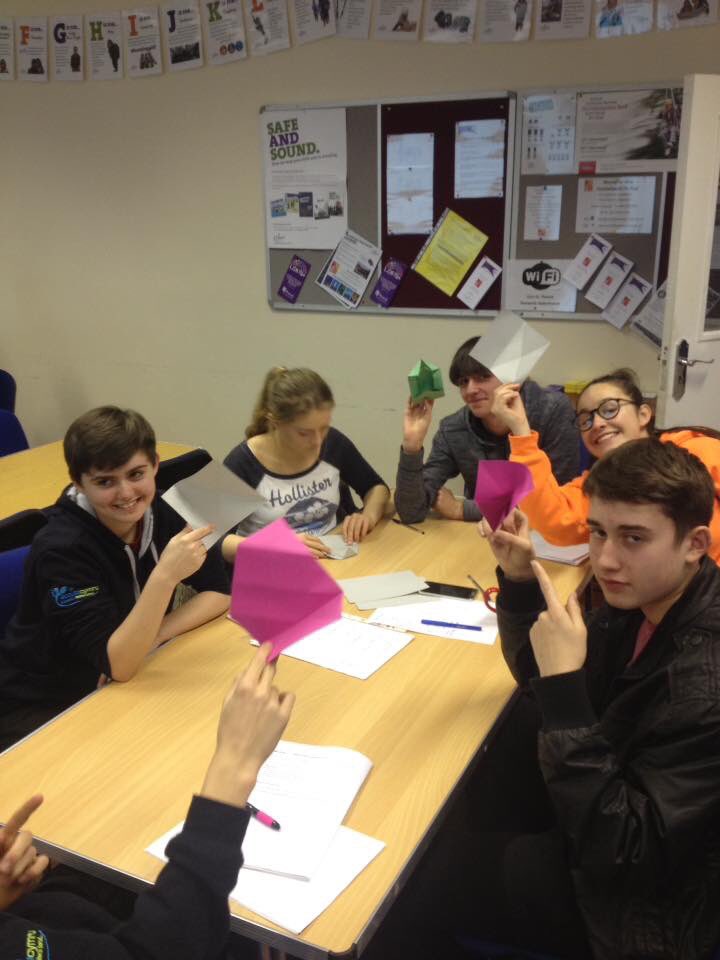 AfonExplorers's tweet photo. 24 Young Leaders practicing teaching skills and thinking about learning styles @NorthScouts @CardiffValeArea #skillsforlife #rubbishorigami https://t.co/o2SQRYuNtx