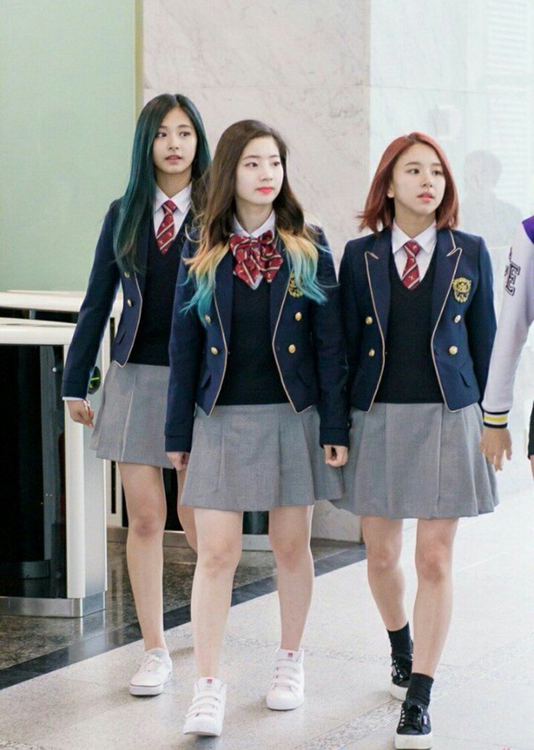 에이에이 私もここの高校行きたいな Twice 翰林芸能芸術高等学校 ダヒョン チェヨン ツウィ 行きたいと思ったらrt T Co Ofvd0zmnte Twitter