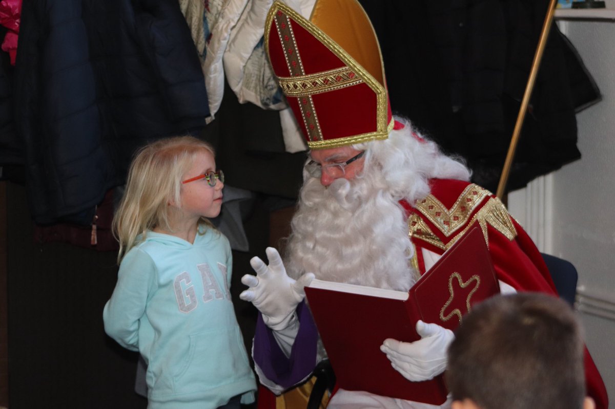 nott1946's tweet photo. De Sint en zijn pieten hebben weer een bezoekje gebracht aan onze (s)Notters ! https://t.co/CP2n6i8Glr