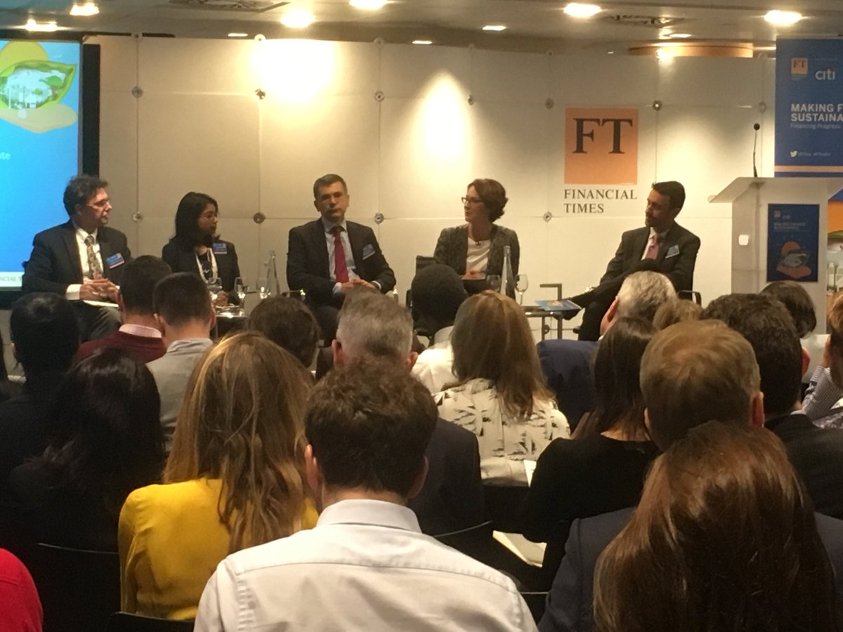 JIScrase's tweet photo. Investors, Ratings agencies & Academics together discussing next gen #climatefinance"How can a company be richer than a country?" inc. a captivating personal account of how extreme flooding in Bangladesh inspired speaker from *straight* finance to development economics #FTSusFin https://t.co/mYdu0VgeWJ
