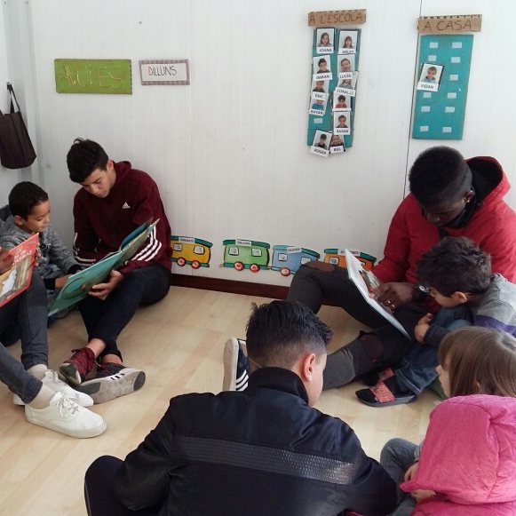 EscolaPiaSaltFP's tweet photo. Els grans hem visitat als petits tot celebrant,  #santjosepcalassanç, una trobada molt esperada i emocionant! #fpescolapia #créixersocialment #SUMMEM #Salt #saltjove #PFI @escolapiacat @ViladeSalt https://t.co/u0Mvq6rrsk