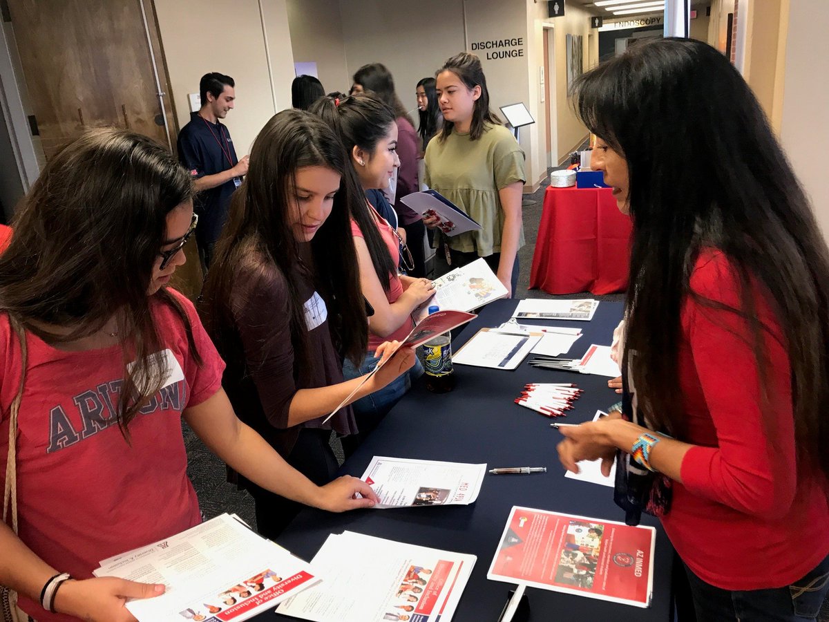 Thank you to the CLAS Academic Advising Center for allowing UAHS-ODI to host an information table at the Pre-Health Information Blast event on Saturday, November 4, 2017. Thank you to the UA students for the great turnout! Bear Down!