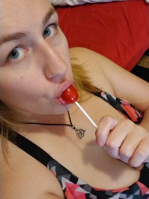 Really want to do a candy show this week. Who wants to watch? https://t.co/vcDjhmtdeT<a href="/tag/mvsales"class="tags"><span>#mvsales</span></a>