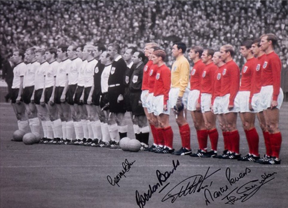 Signed by @TheGeoffHurst @thegordonbanks Martin peters, jack charlton, george Cohen £39.95. facebook.com/a1sportingspea…